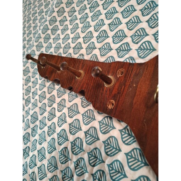 Vintage MCM Brown Wood Key Shaped Key Ring Hook Holder  Pegs 14.5 x 6.25" - Picture 8 of 12